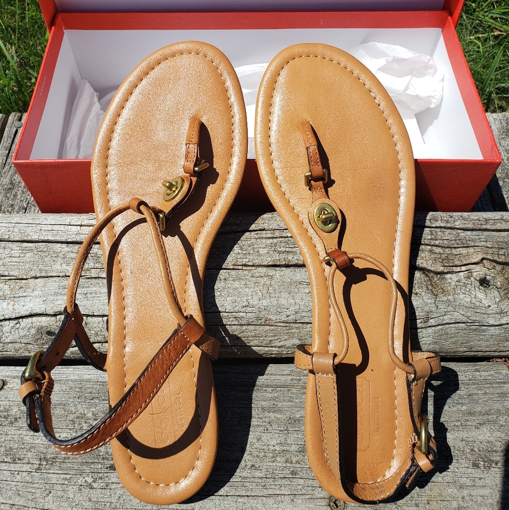 Coach Robyn sandal size 9M EUC